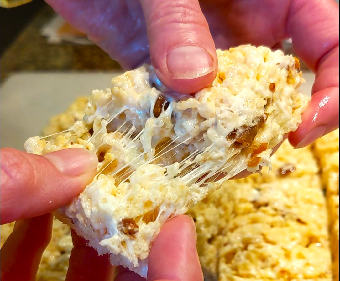 Toffee Rice Crispy Treats Dinner in Real Time